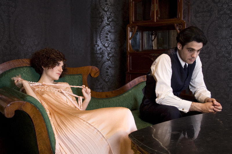 Still of Marina Gatell and Javier Beltrán in Little Ashes (2008)