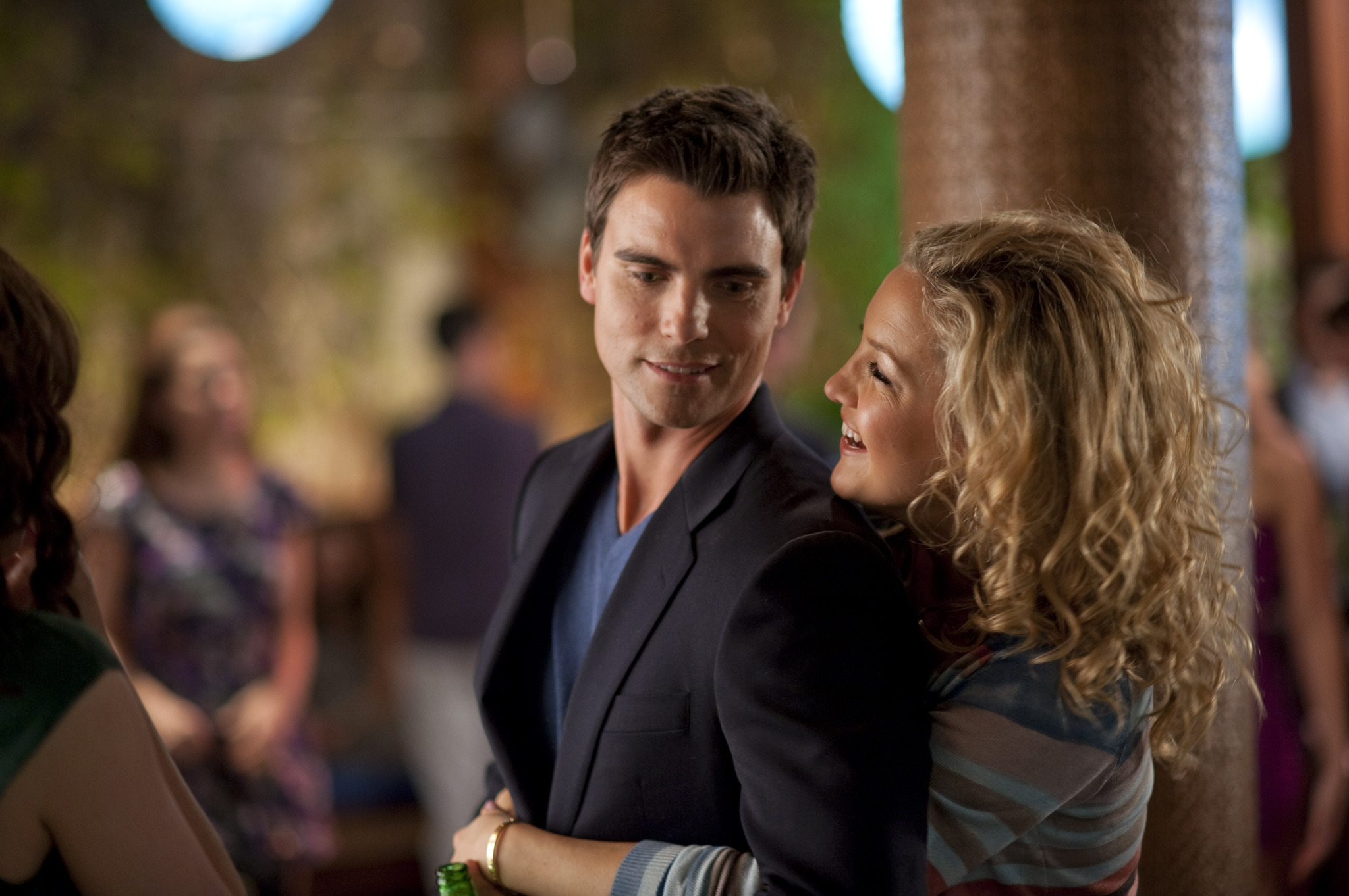 Still of Kate Hudson and Colin Egglesfield in Kazkas skolinto (2011)