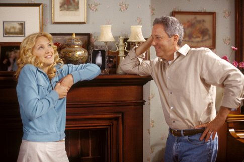 Still of Kate Hudson and David Hoberman in Raising Helen (2004)