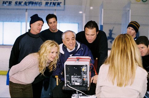 Kate Hudson, Garry Marshall and John Corbett in Raising Helen (2004)