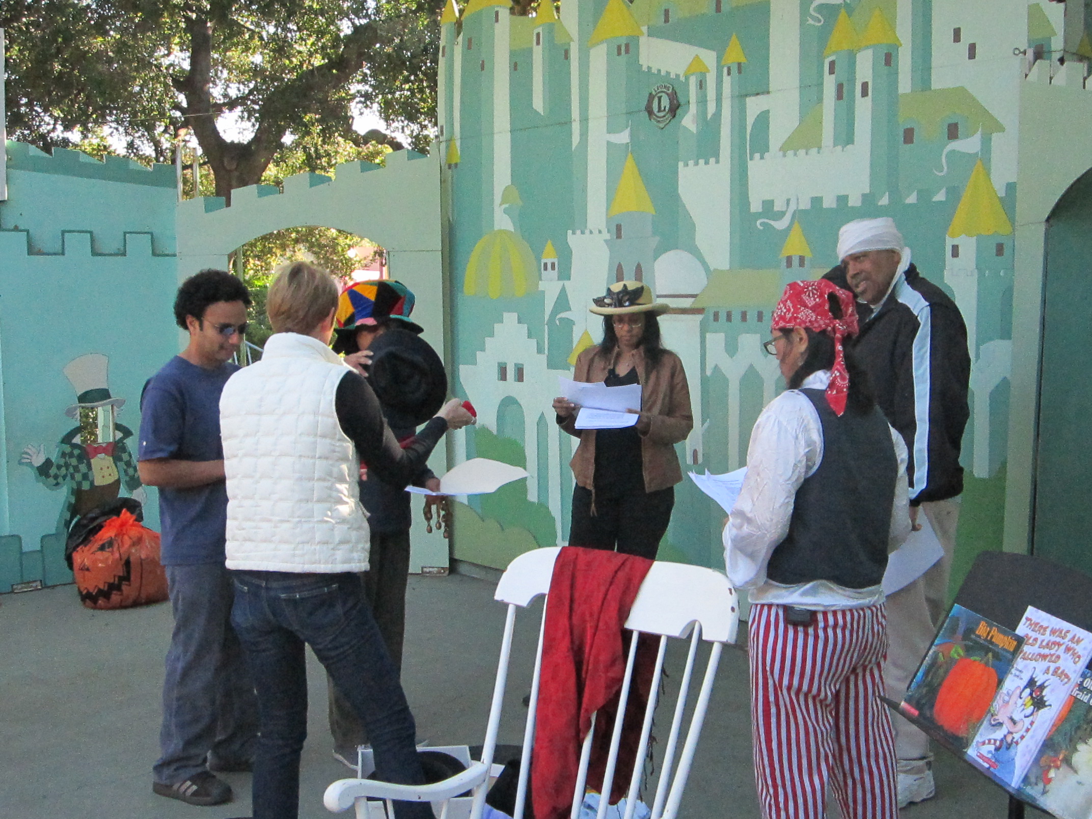 Veronica Loud (center) rehearsing for a performance with the SAG BookPALS group at Children's Fairyland in Oakland, CA.