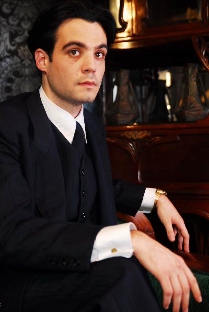 Still of Javier Beltrán in Little Ashes (2008)