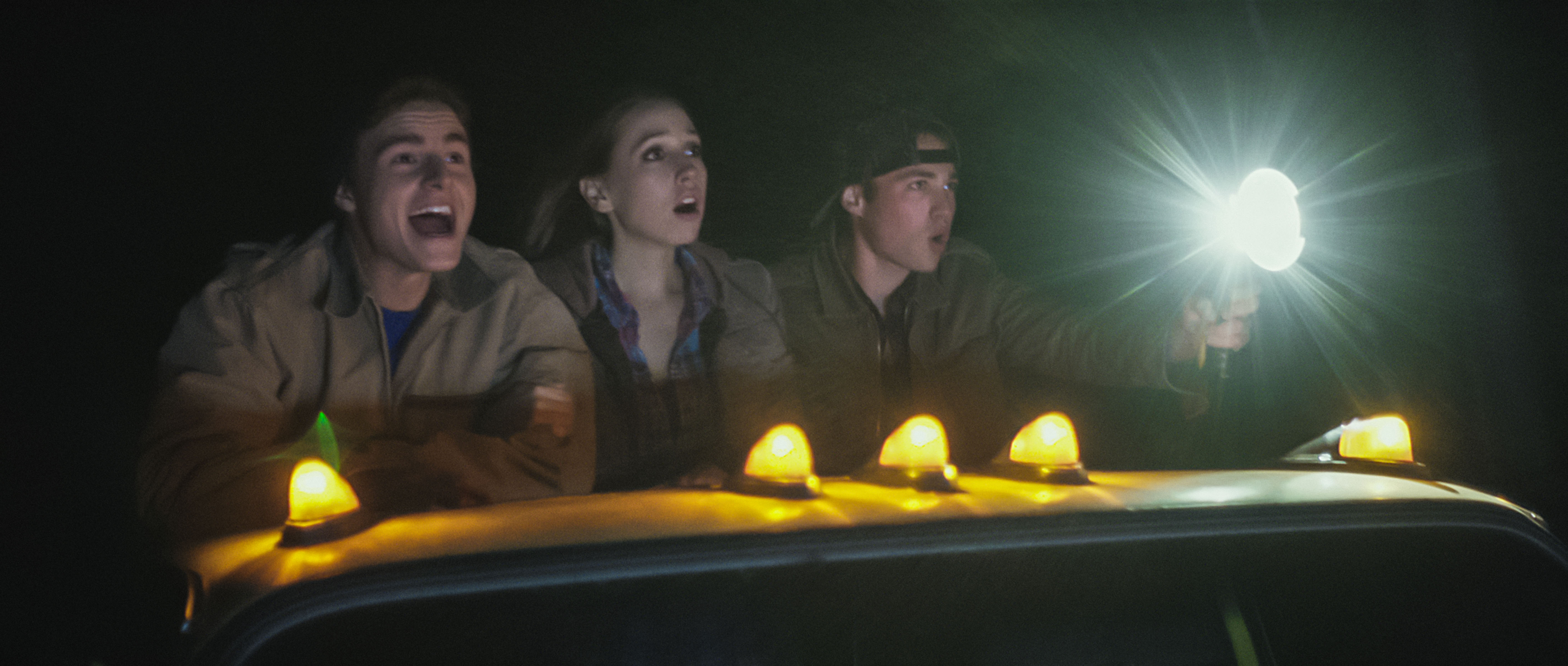 Still of Emory Cohen, Callan McAuliffe and Sarah Sutherland in Beneath the Harvest Sky (2013)