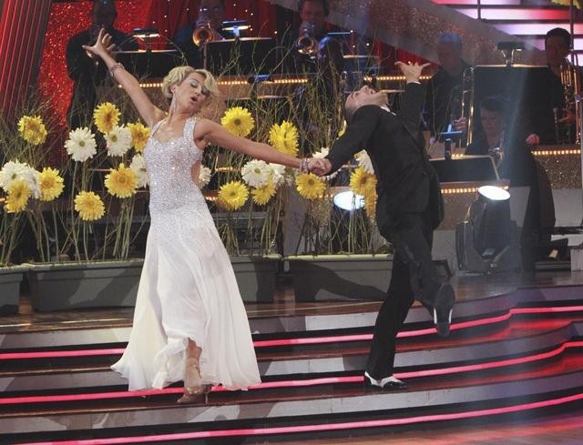 Still of Chelsea Kane and Mark Ballas in Dancing with the Stars (2005)