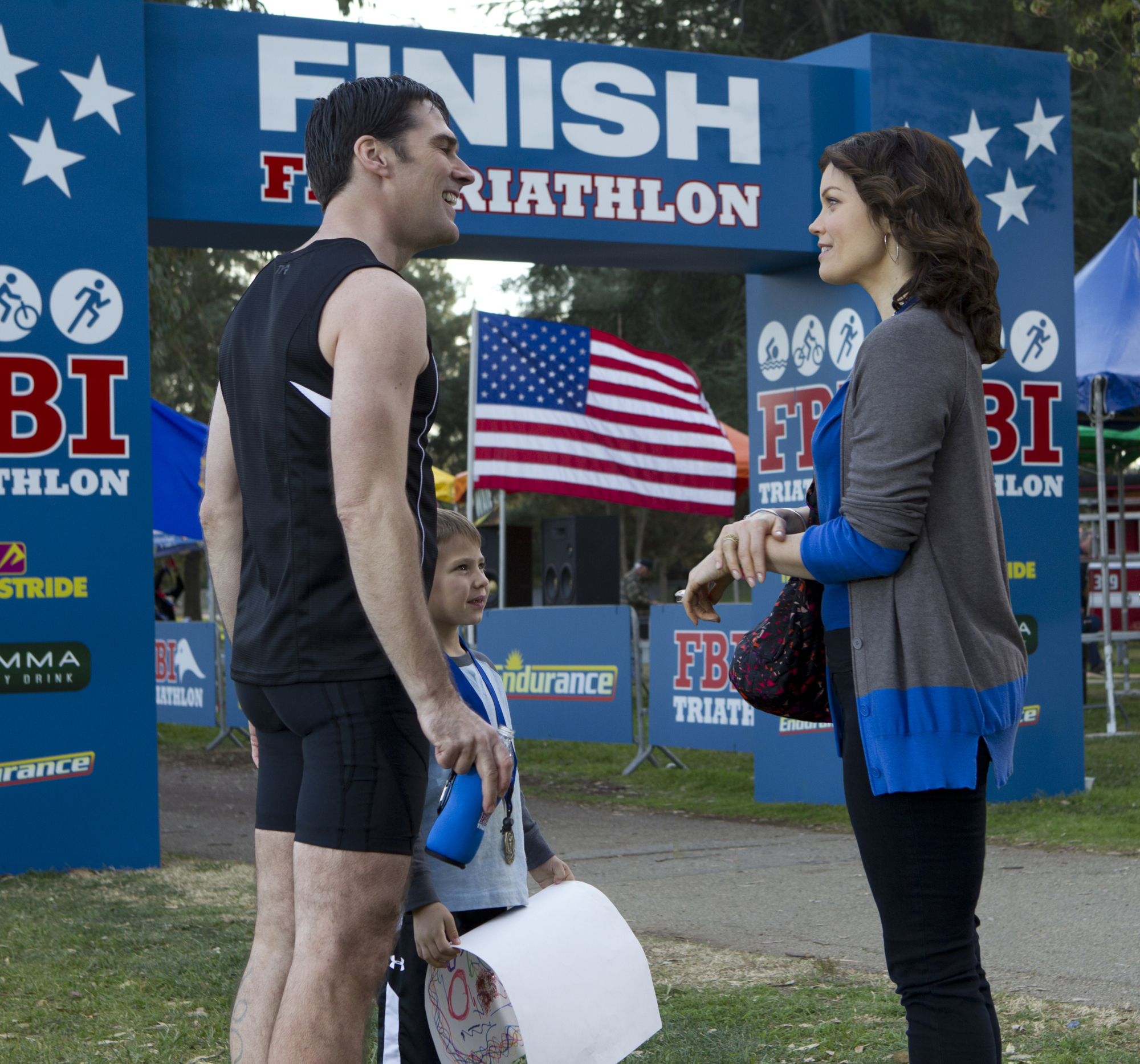 Still of Thomas Gibson, Bellamy Young and Cade Owens in Nusikalstami protai (2005)