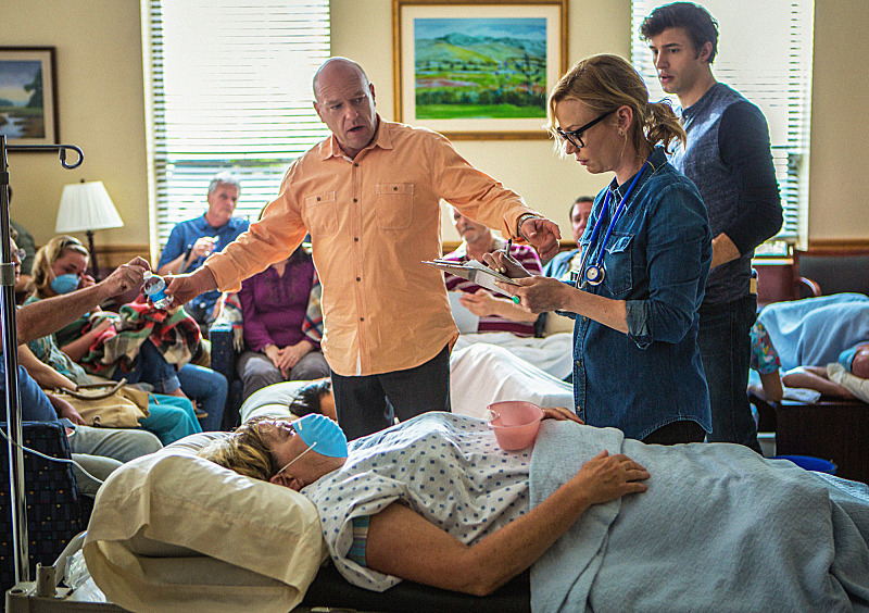 Still of Samantha Mathis, Dean Norris and Alexander Koch in Under the Dome (2013)