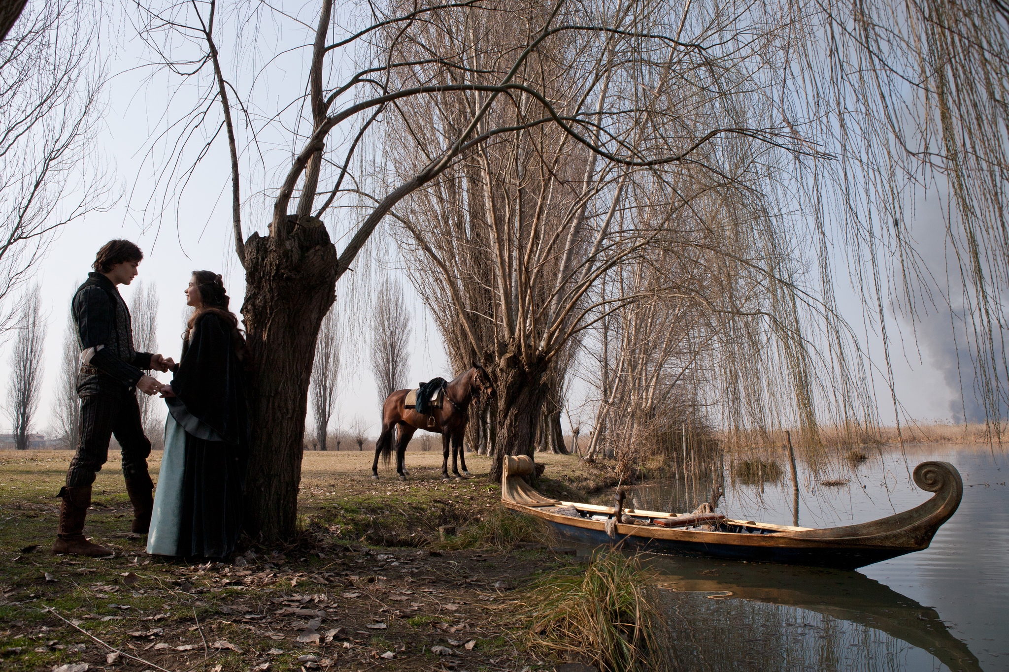 Still of Hailee Steinfeld and Douglas Booth in Romeo & Juliet (2013)