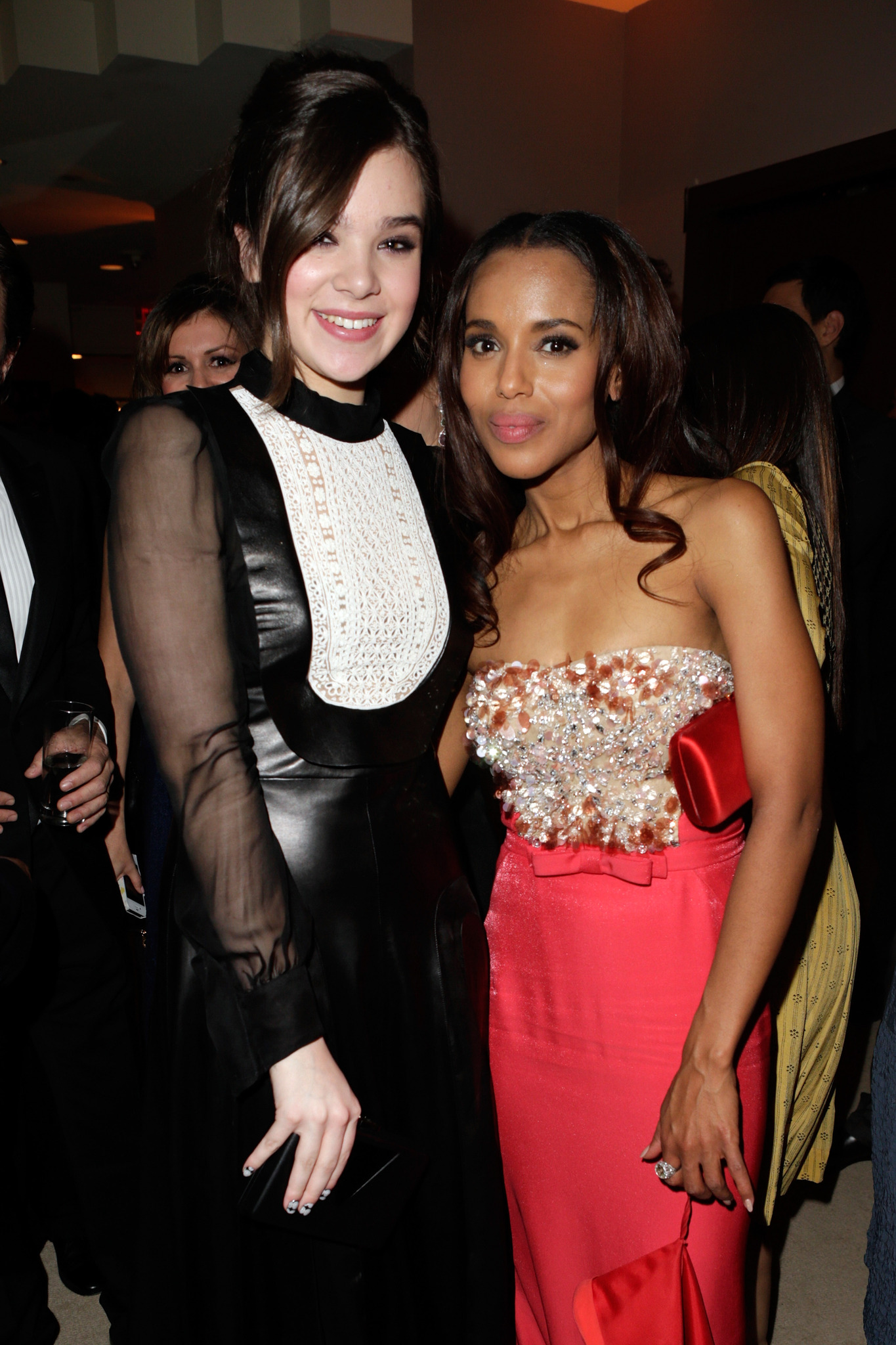 Kerry Washington and Hailee Steinfeld