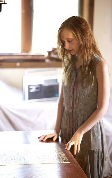 Rebekah as Hanna in House Hunting