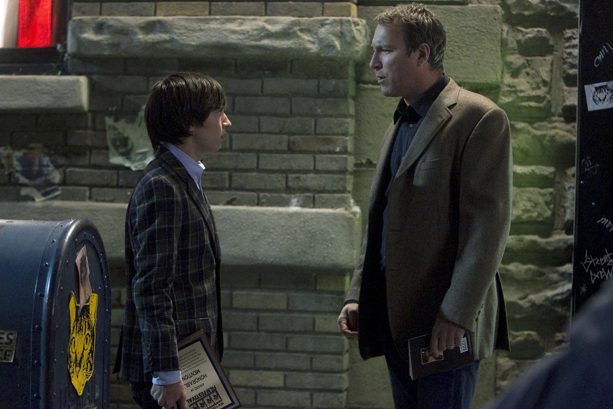 Still of John Corbett and Keir Gilchrist in United States of Tara (2009)