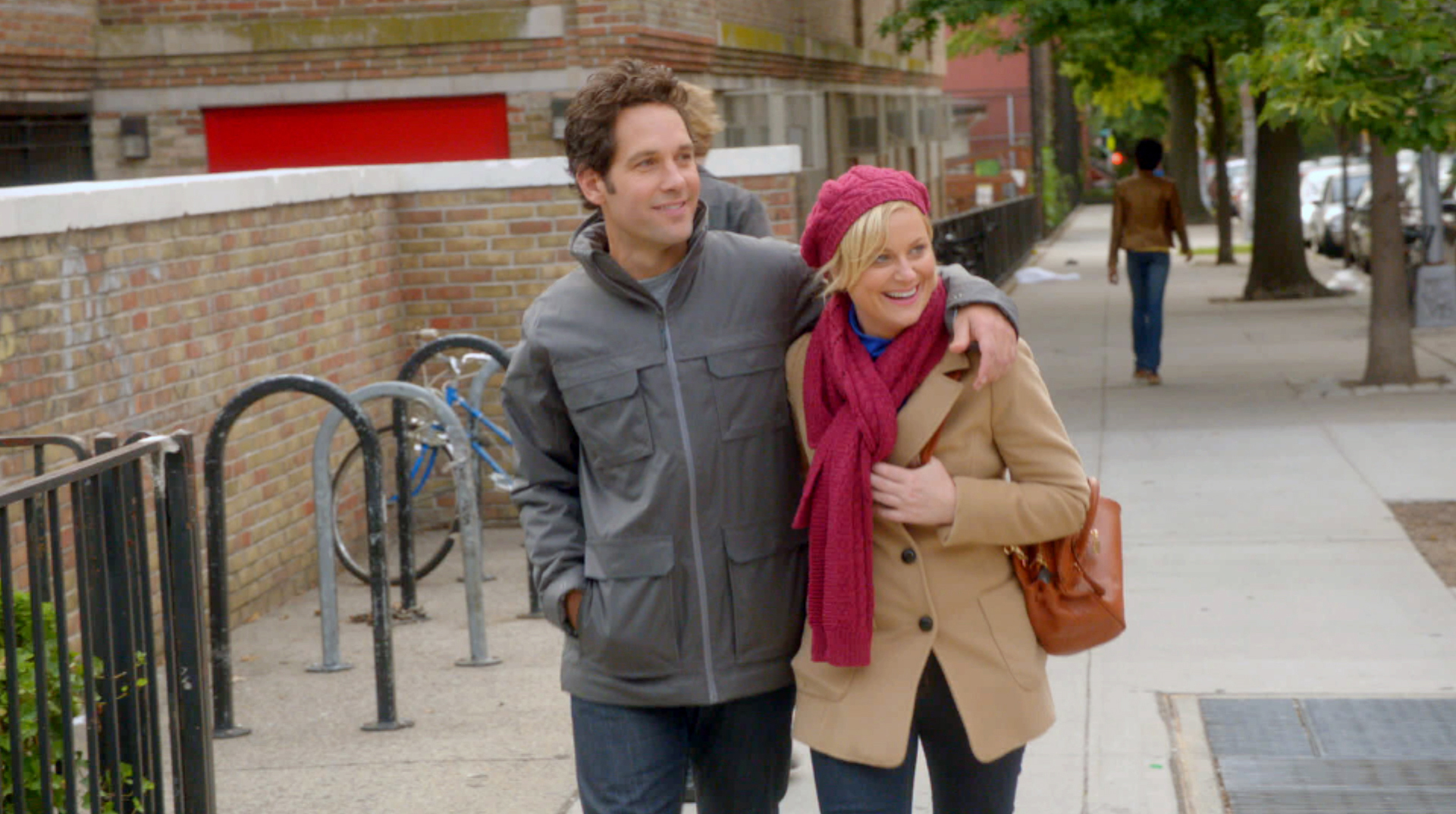 Still of Amy Poehler and Paul Rudd in They Came Together (2014)