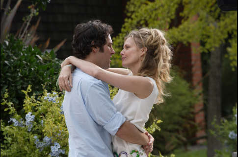 Still of Michelle Pfeiffer and Paul Rudd in I Could Never Be Your Woman (2007)