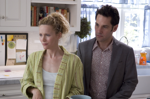 Still of Leslie Mann and Paul Rudd in Knocked Up (2007)