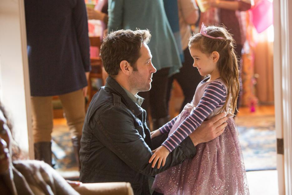 Still of Paul Rudd and Abby Ryder Fortson in Skruzdeliukas (2015)