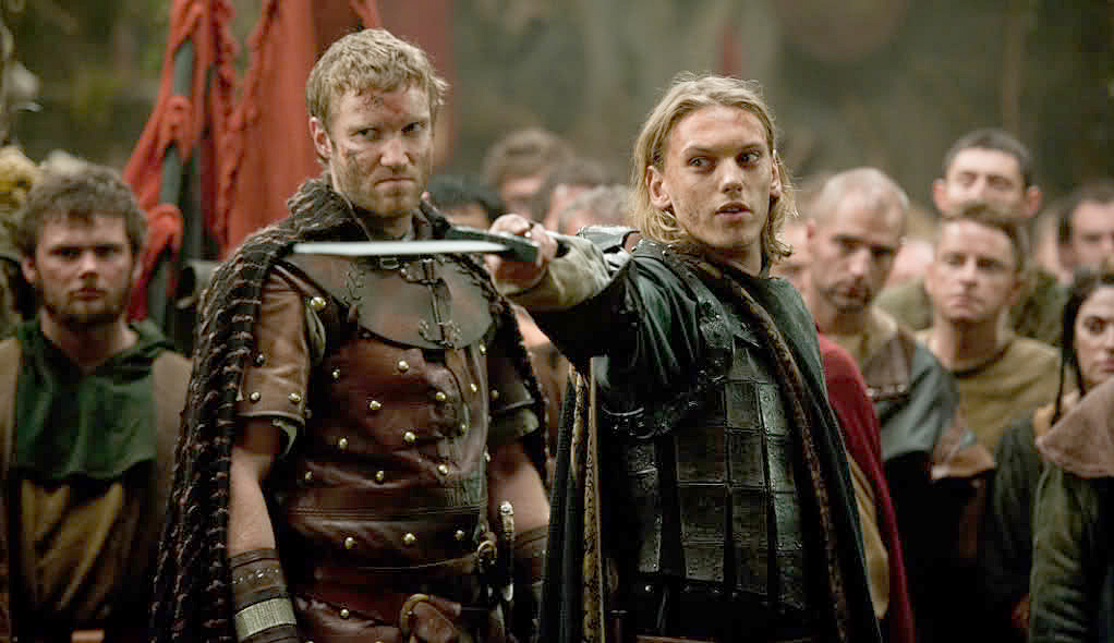 Still of Diarmaid Murtagh and Jamie Campbell Bower in Camelot (2011)