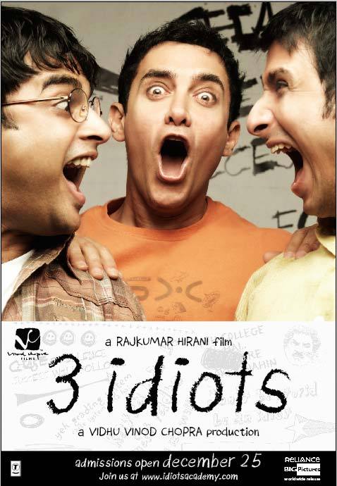 Still of Sharman Joshi, Aamir Khan and Madhavan in 3 Idiots (2009)