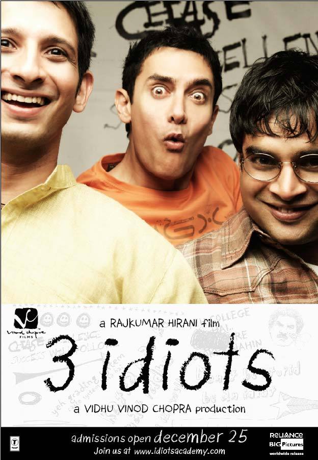 Still of Sharman Joshi, Aamir Khan and Madhavan in 3 Idiots (2009)