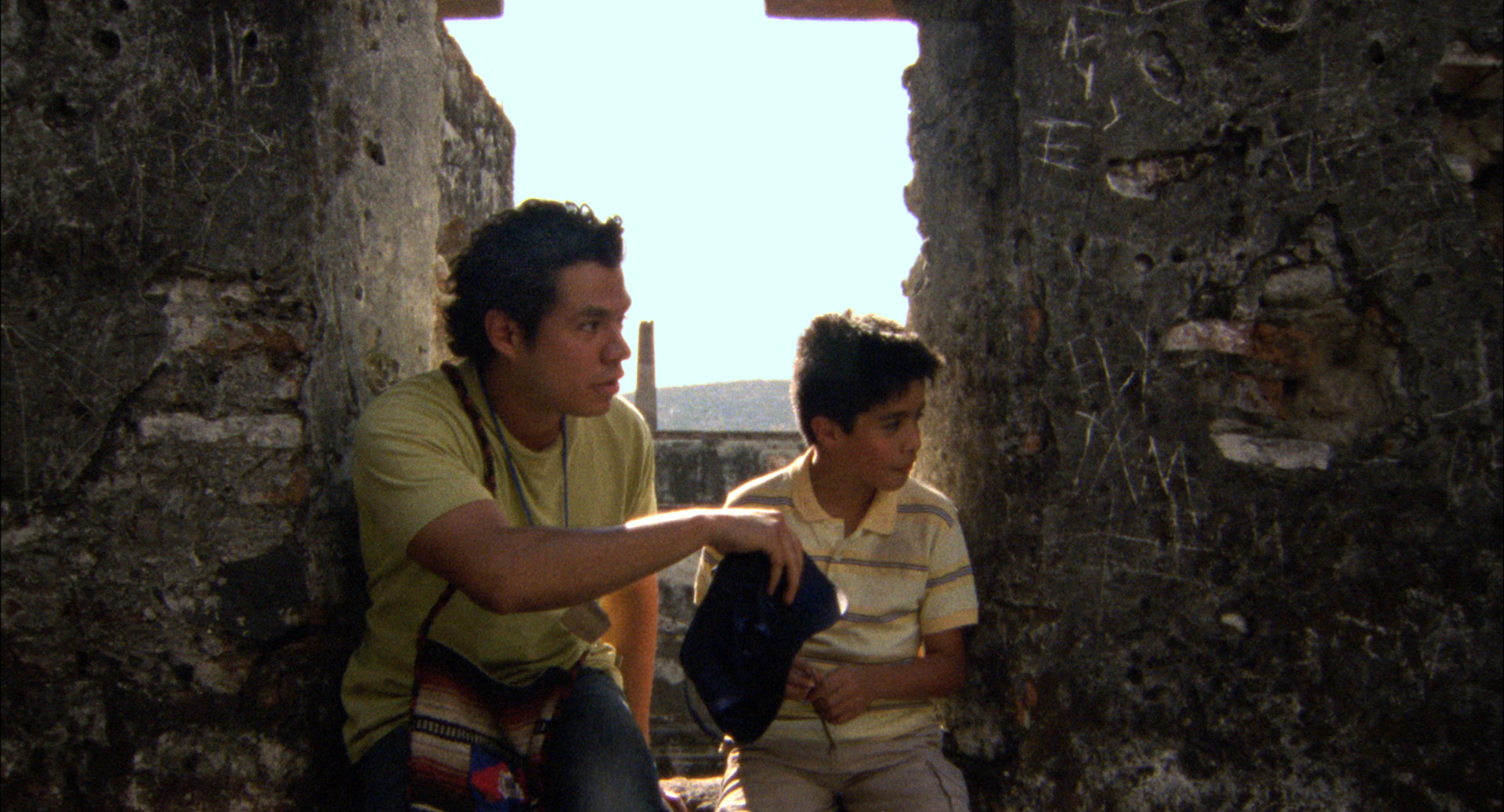 The brothers. Guillermo Villegas as Álvaro and Alejandro Rodríguez as Jerónimo