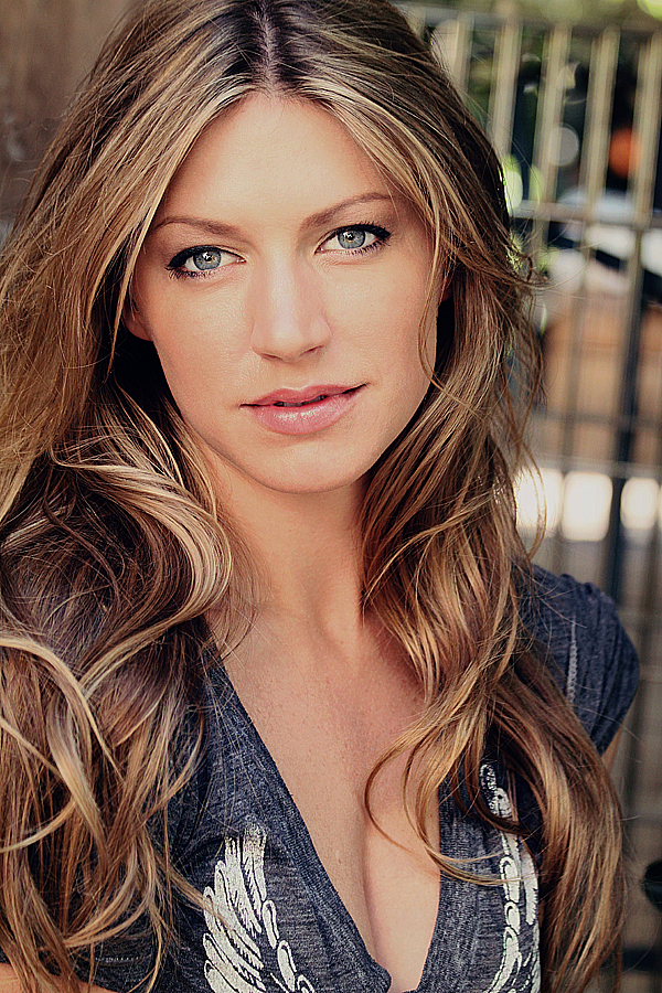 Jes Macallan