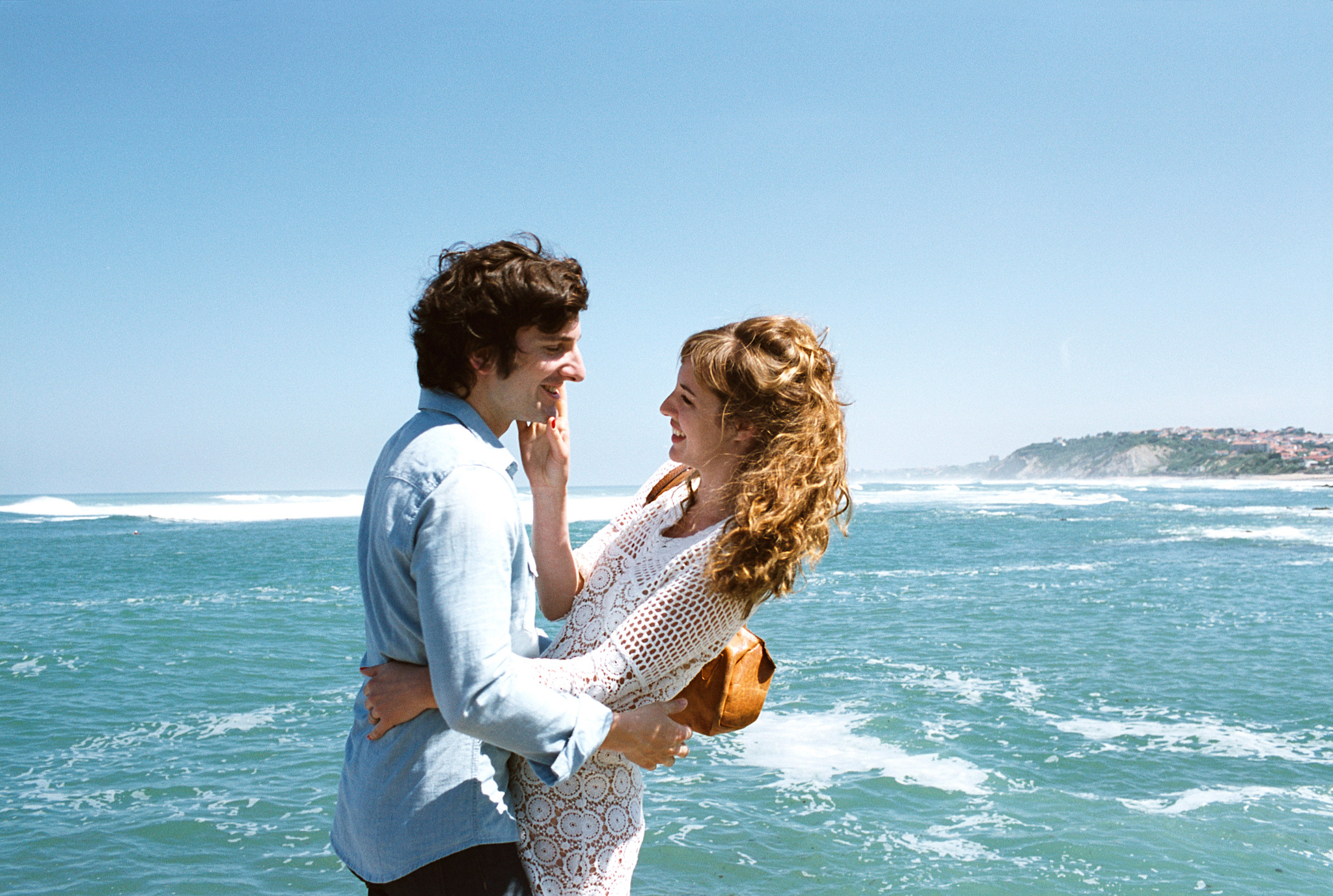 Still of Louise Bourgoin and Gaspard Proust in Meile trunka trejus metus (2011)