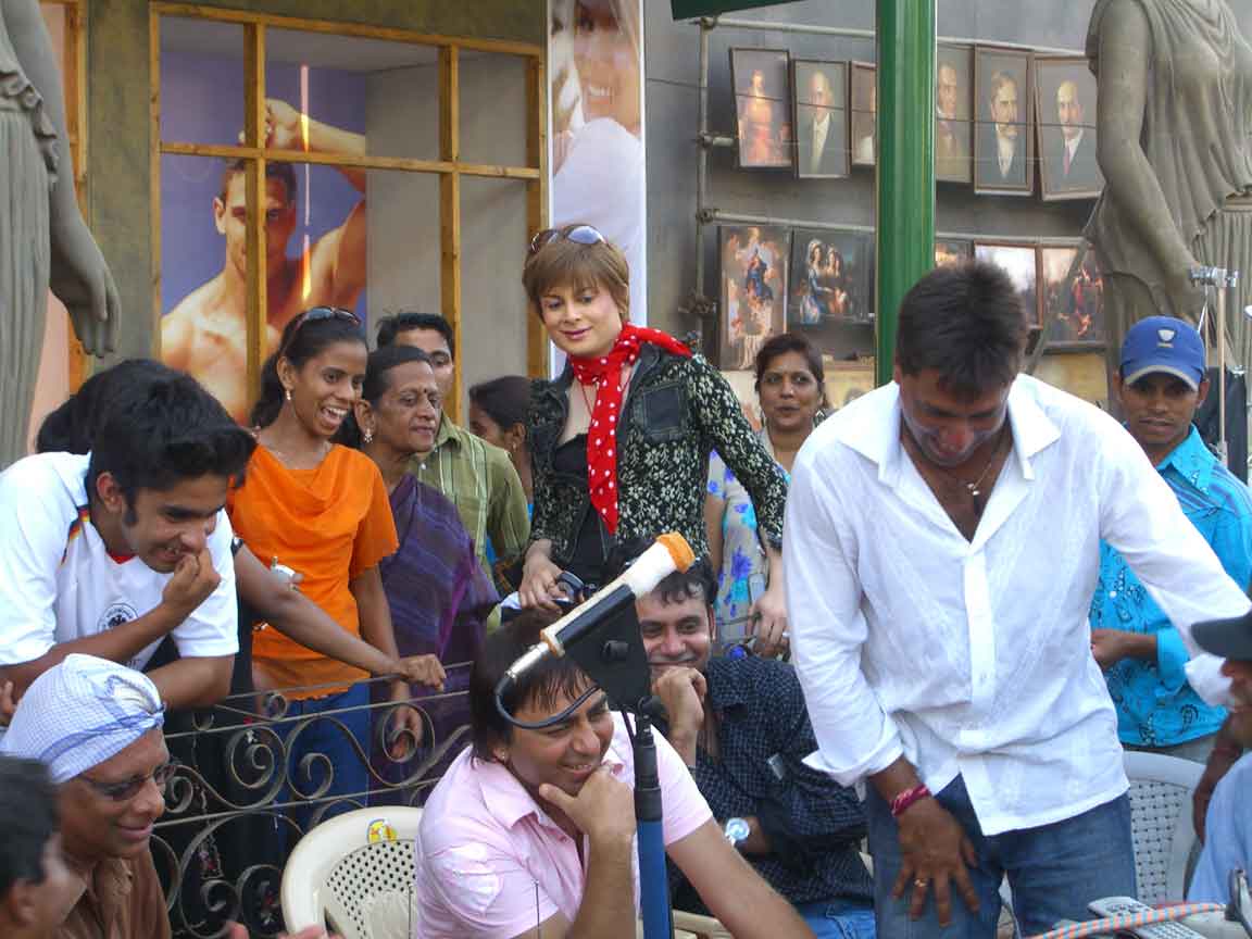 With Film Director Madhur Bhandarkar and other unit members - Movie Traffic Signal Shoot At Karjat, Maharashtra 2006