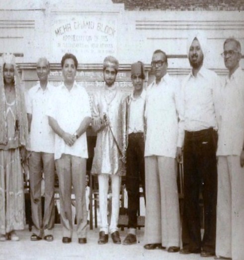 WITH SCHOOL PRINCIPAL INDERJEET TALWAR, TEACHERS AND CAST PLAYING KING HUMAYUN IN A PLAY 