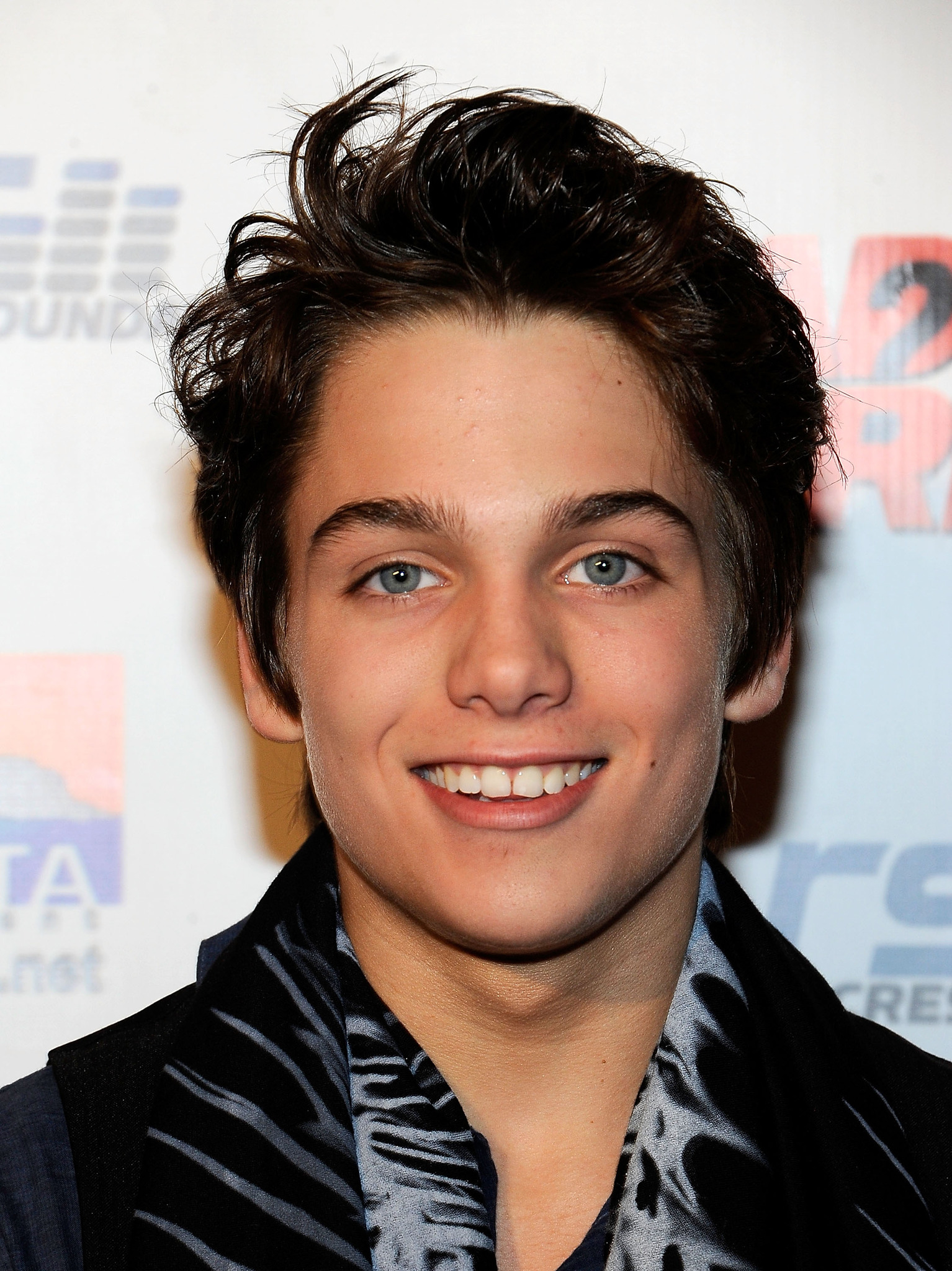 Dylan Sprayberry at event of Radio Rebel (2012)
