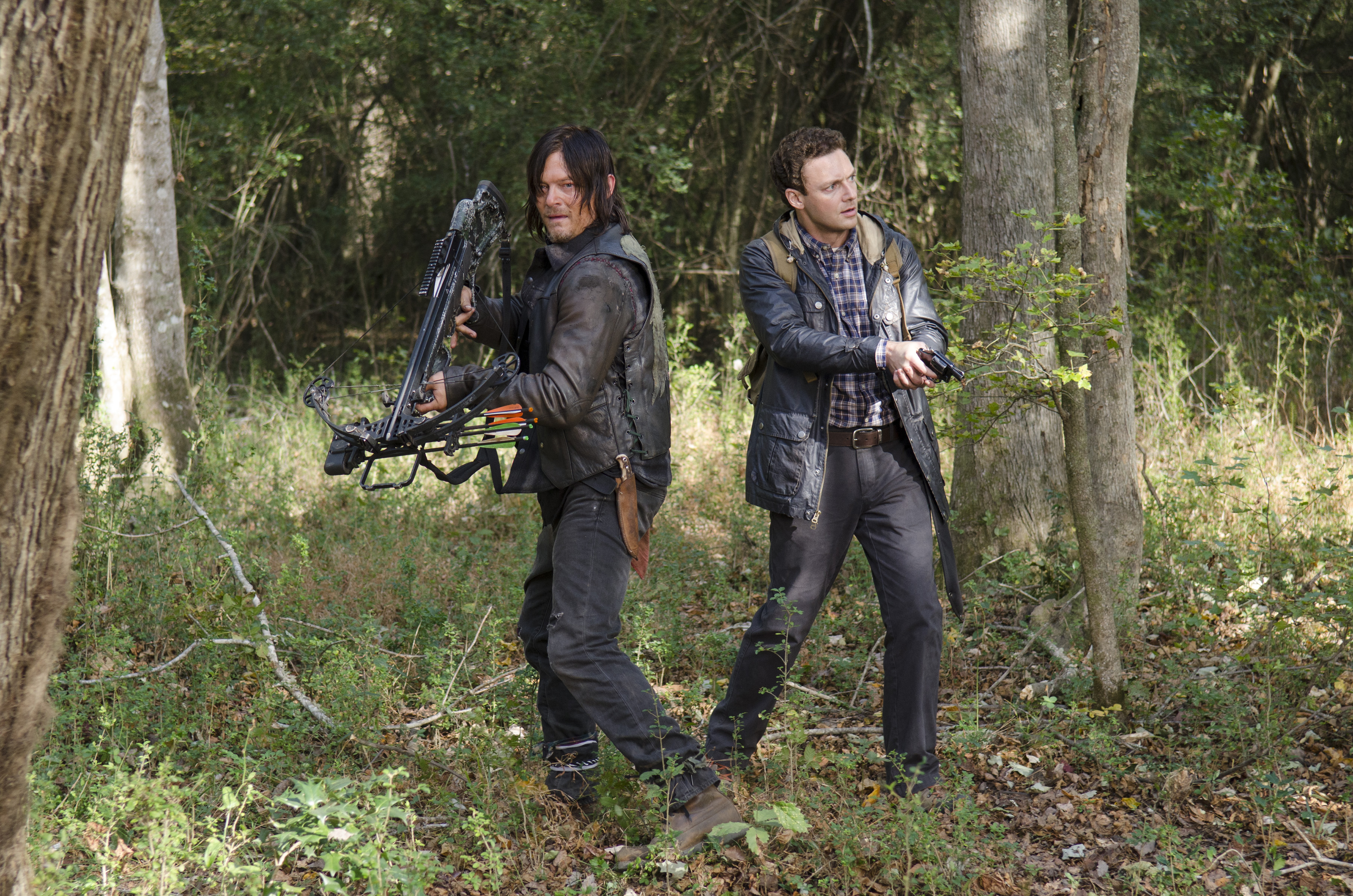 Still of Norman Reedus and Ross Marquand in Vaiksciojantys negyveliai (2010)