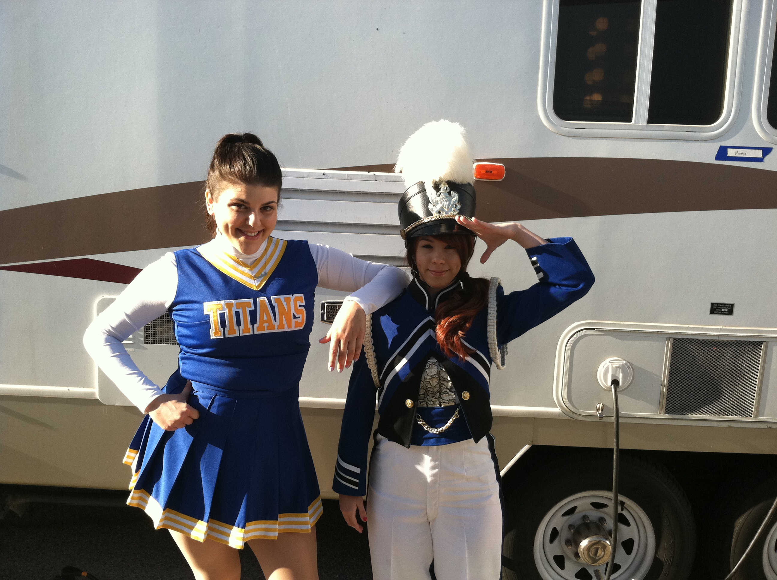 Jillian Reed (Tamara) & Molly Tarlov (Sadie) on set of MTV 1st Seaason AWKWARD.