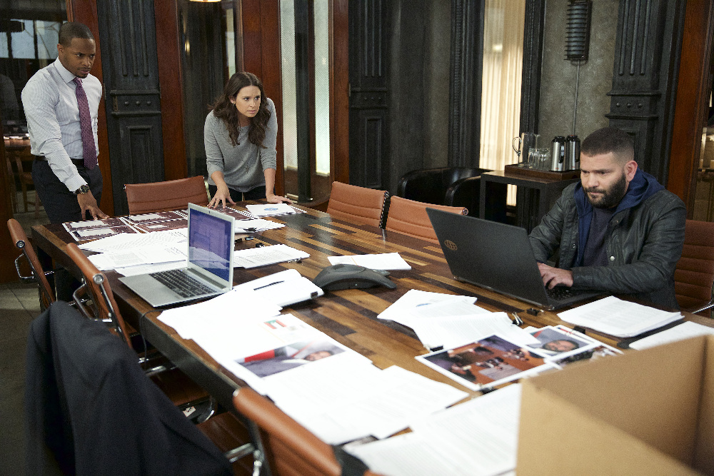 Still of Guillermo Díaz, Katie Lowes and Cornelius Smith Jr. in Scandal (2012)