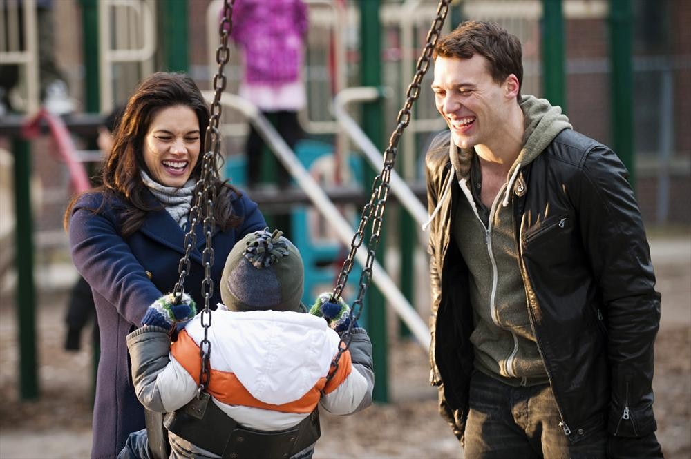 Still of Peter Mooney and Missy Peregrym in Rookie Blue (2010)