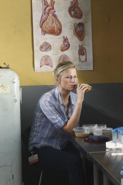 Still of Mamie Gummer in Off the Map (2011)