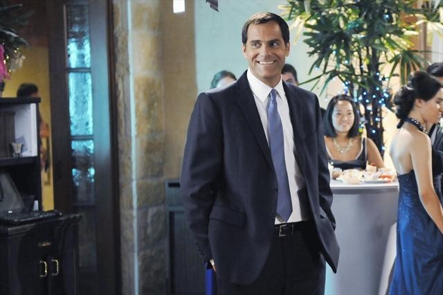 Still of Andy Buckley in The Lying Game (2011)