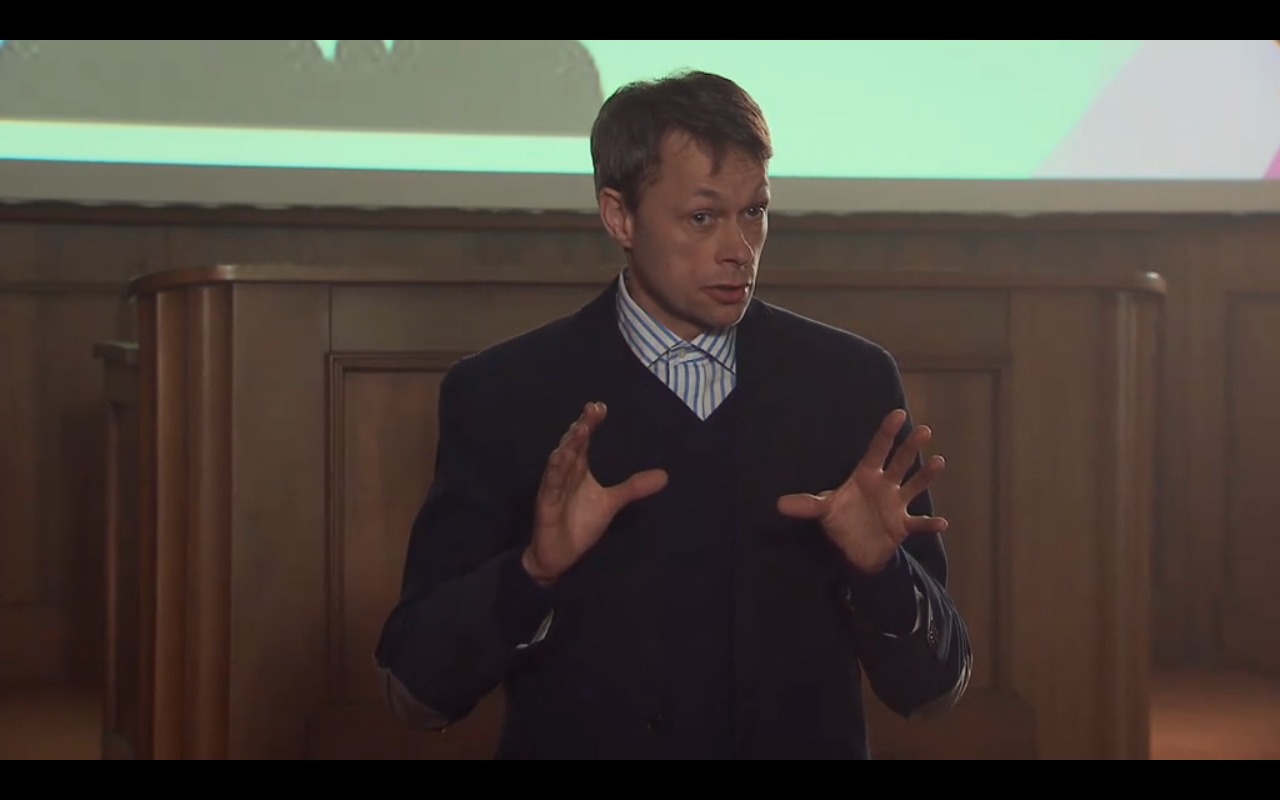 'Familie' (Belgium TV Show). As Business Lecturer, David Bourne. 2015