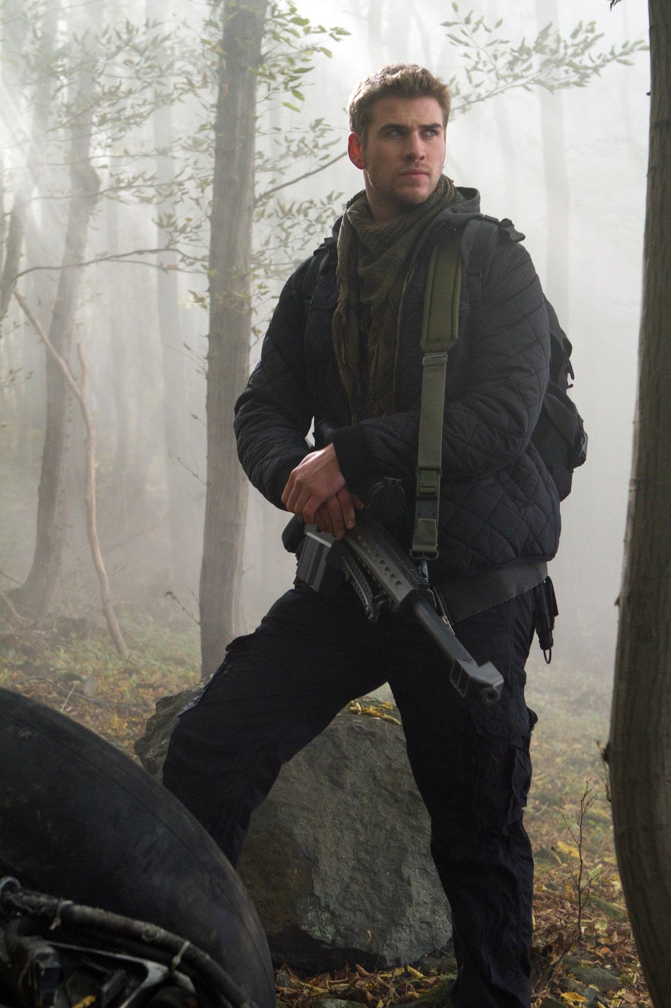 Still of Liam Hemsworth in Nesunaikinami 2 (2012)