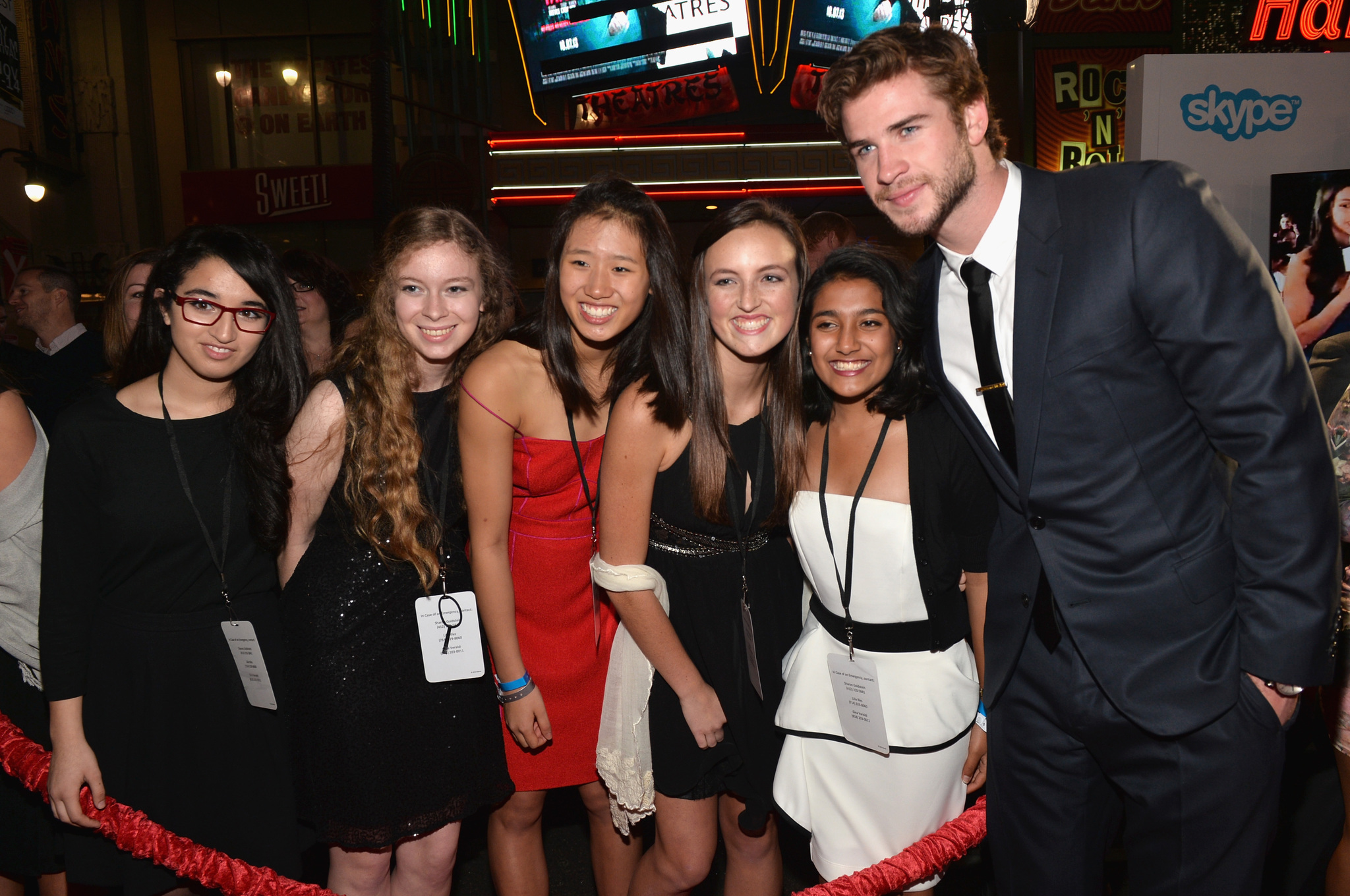 Liam Hemsworth at event of Toras: Tamsos pasaulis (2013)