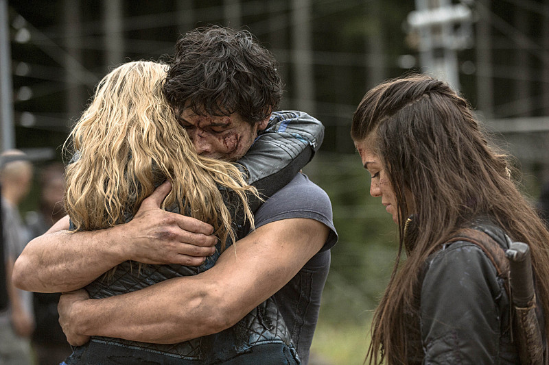 Still of Eliza Taylor, Bob Morley and Marie Avgeropoulos in The 100 (2014)