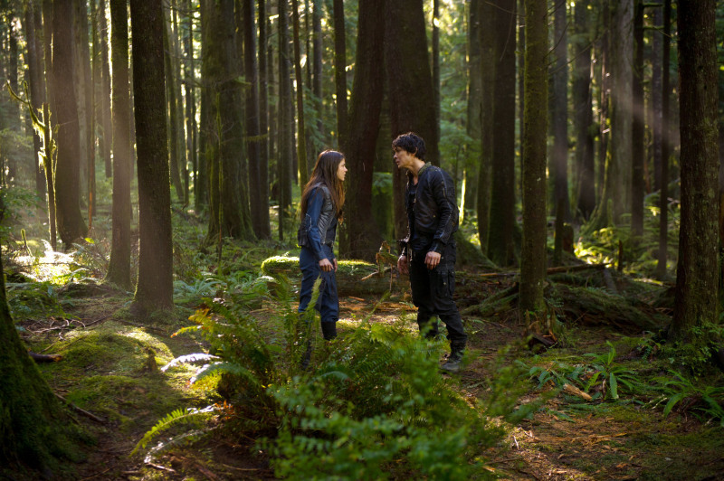 Still of Bob Morley and Marie Avgeropoulos in The 100 (2014)