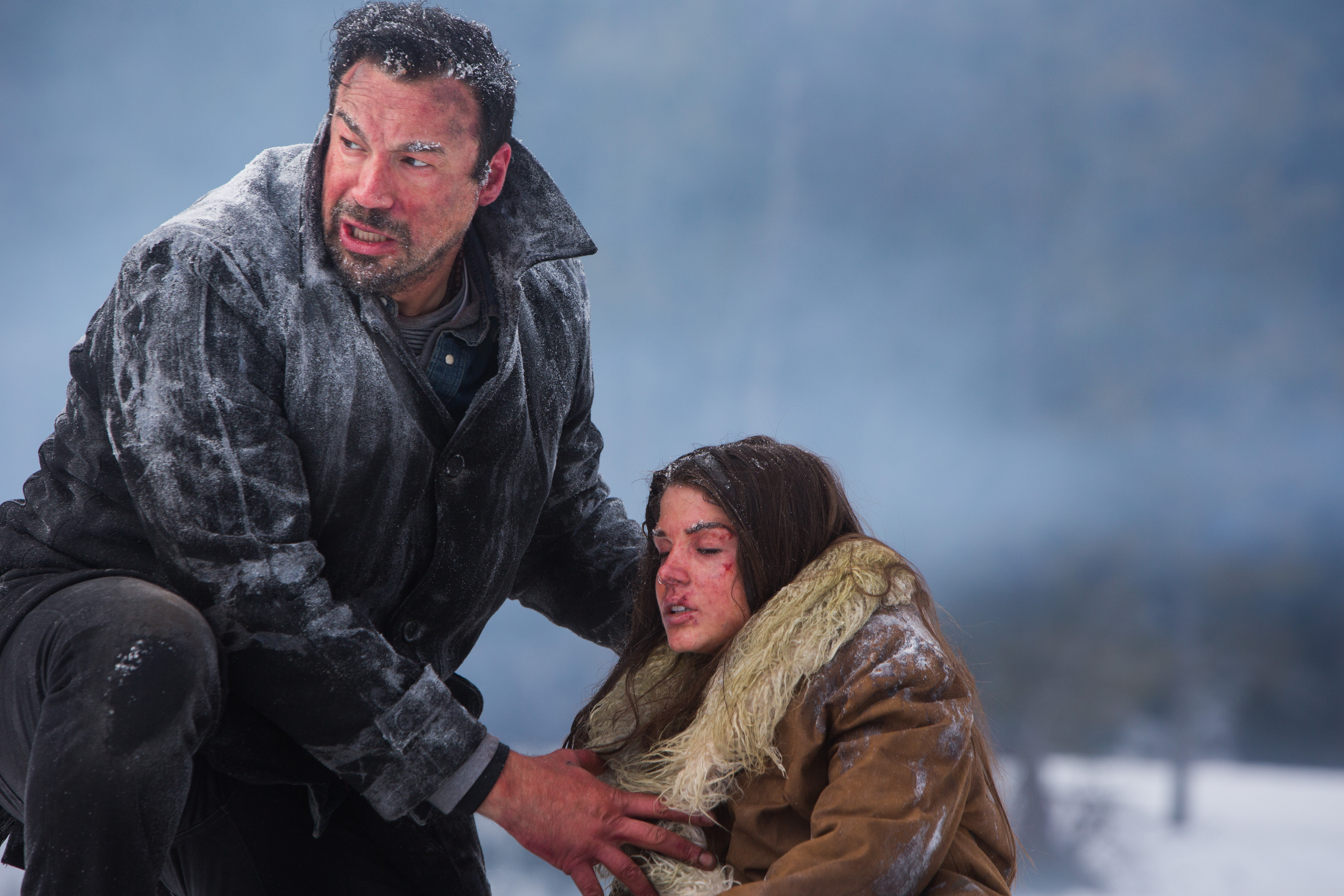 Still of Aleks Paunovic and Marie Avgeropoulos in Numb (2015)