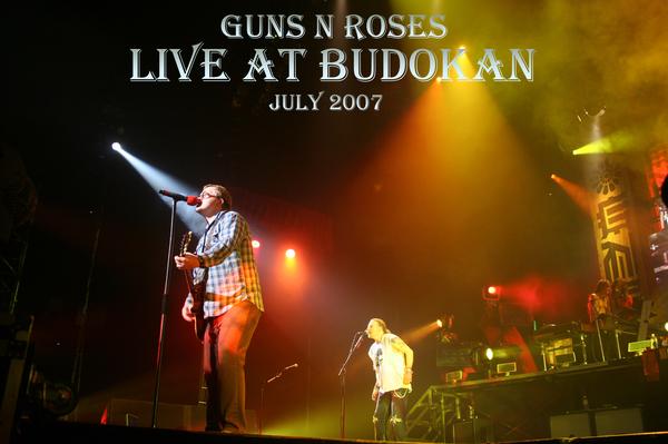 Bubbles on tour with Guns N Roses, Japan 2007