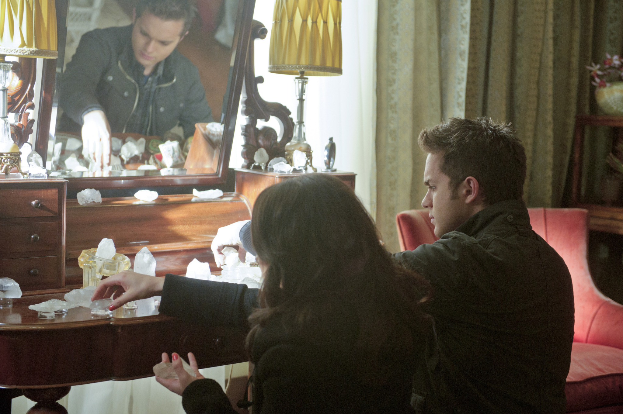 Still of Thomas Dekker and Jessica Parker Kennedy in The Secret Circle (2011)
