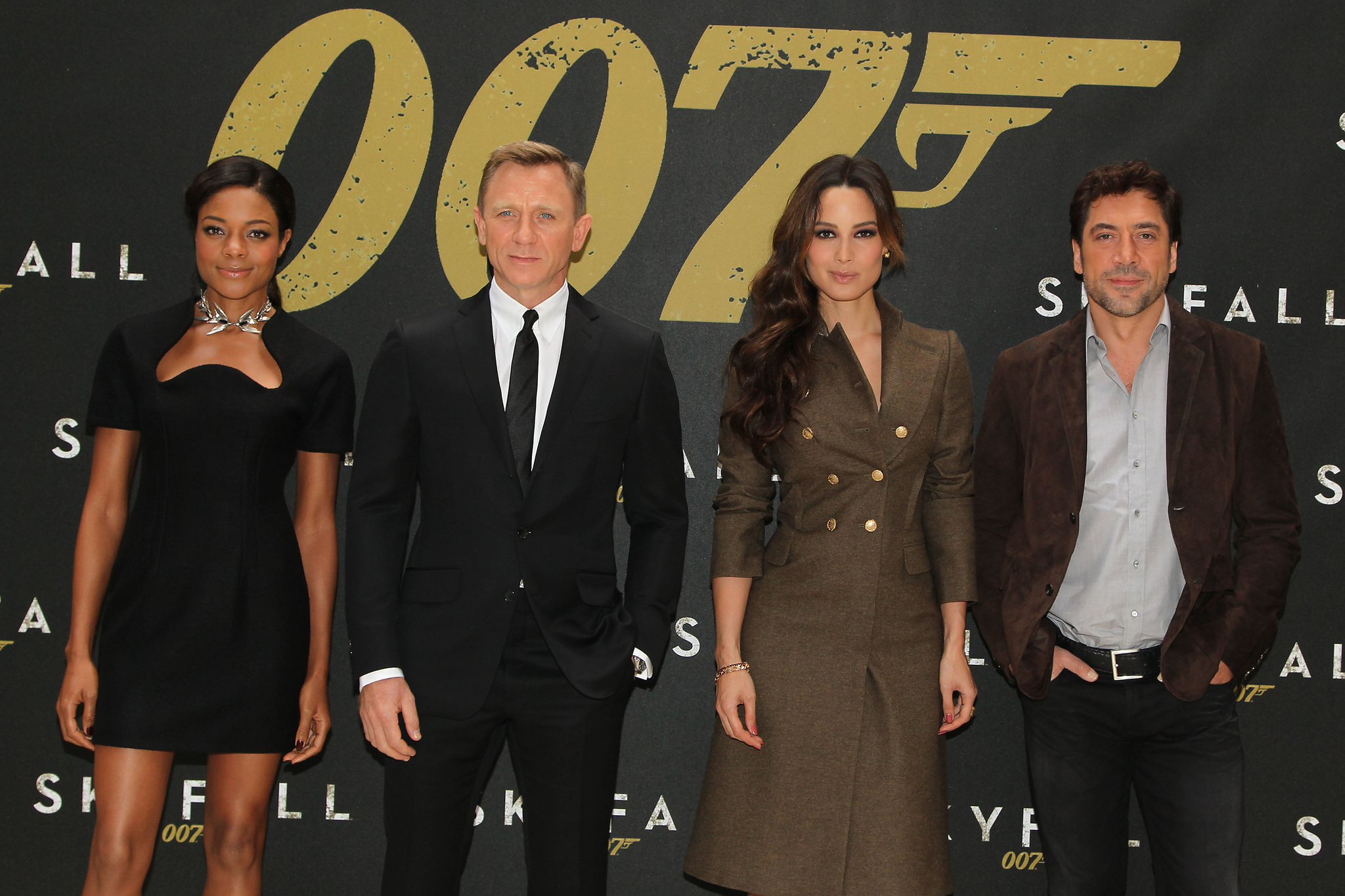 Javier Bardem, Daniel Craig, Naomie Harris and Bérénice Marlohe at event of Operacija Skyfall (2012)
