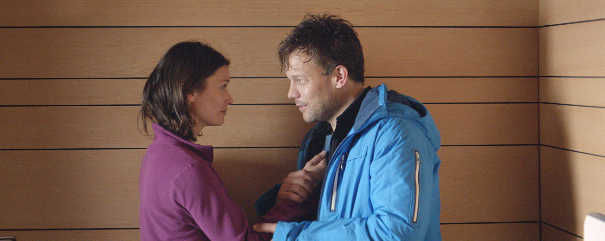 Still of Johannes Kuhnke and Lisa Loven Kongsli in Turist (2014)