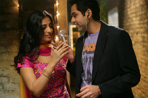 Still of Abhay Deol and Mahie Gill in Dev.D (2009)