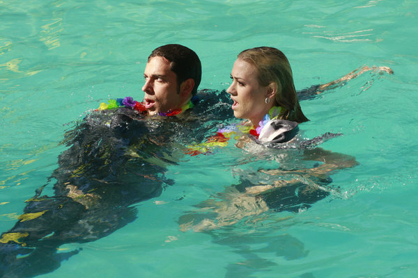 Still of Zachary Levi and Yvonne Strahovski in Cakas (2007)