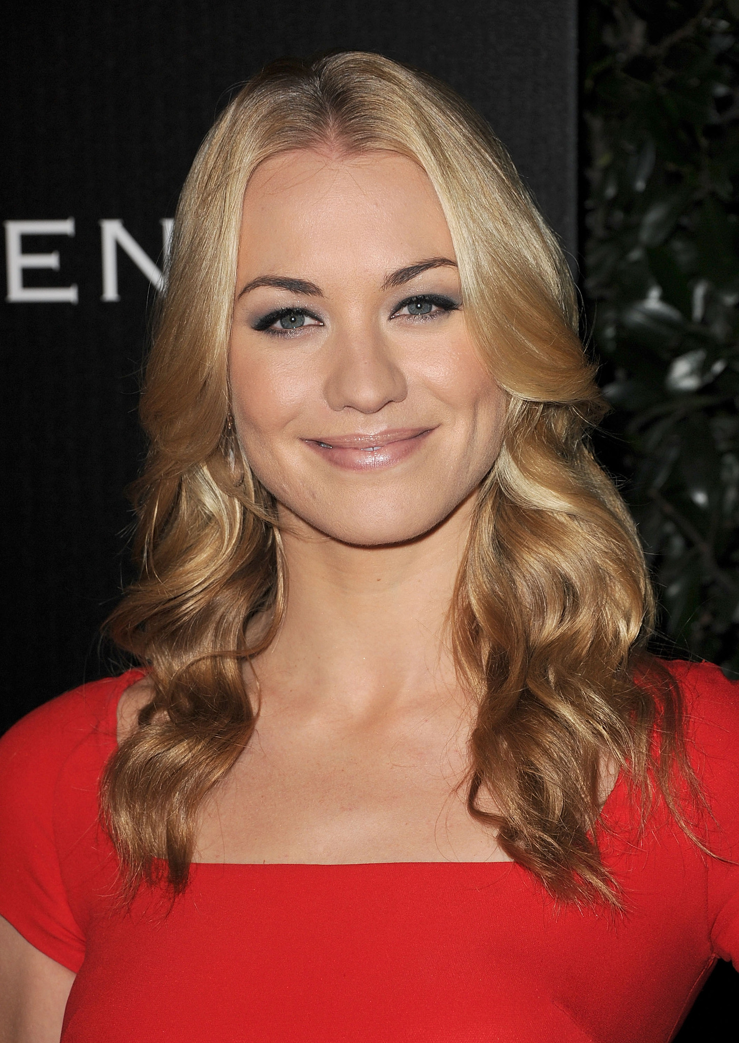 Yvonne Strahovski