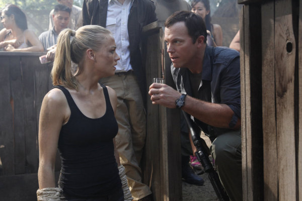 Still of Adam Baldwin and Yvonne Strahovski in Cakas (2007)