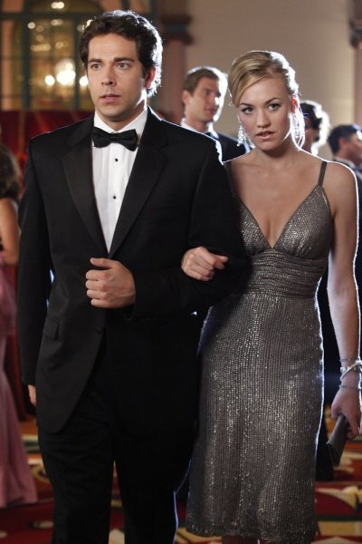 Still of Zachary Levi and Yvonne Strahovski in Cakas (2007)