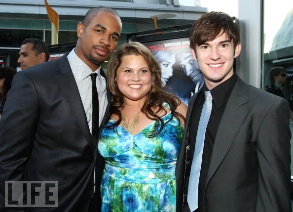 Chelsea Makela with co stars Damon Wayans Jr. & Brennan Hillard