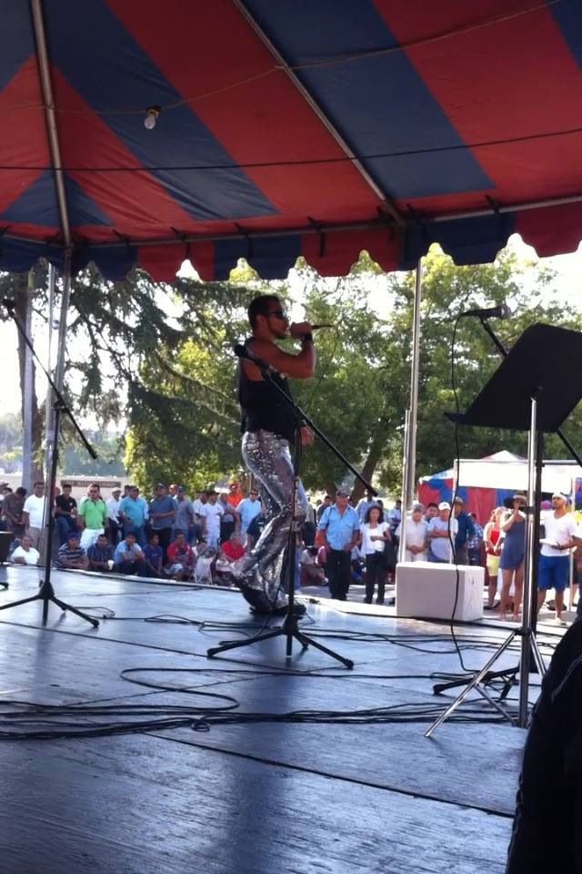 Diegodiego Performs live at McArthur Park